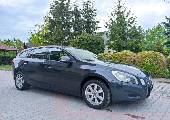 Volvo V60 cena 33000 przebieg: 222300, rok produkcji 2011 z Jędrzejów małe 37